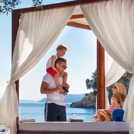 & -by Liburnia & Camping Medveja