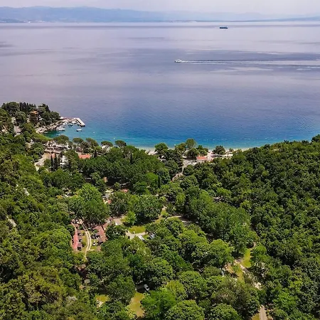 Campsite & Holiday 3* Medveja
