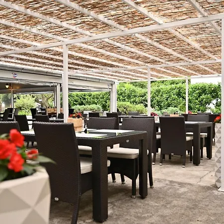 & -by Liburnia & Camping 3*