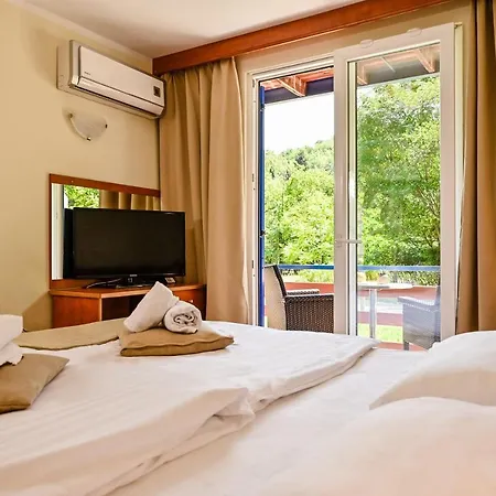 Campsite & Holiday 3*