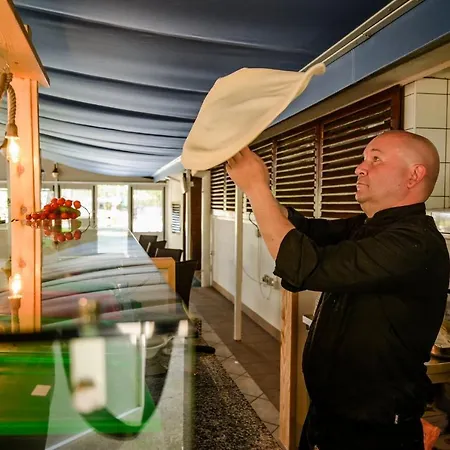 Campsite & Holiday פארק נופש מדביה