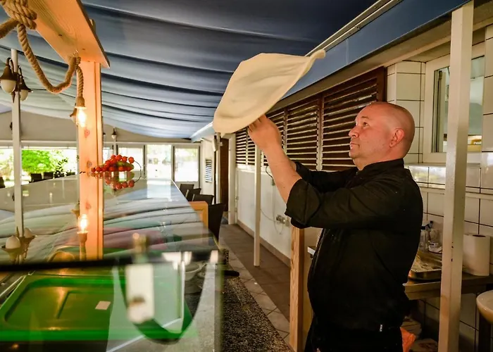 Campsite & Holiday 假日公园 密德维亚